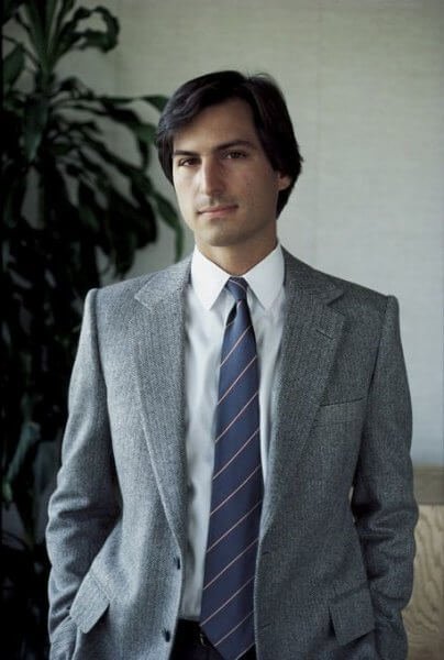 Steve Jobs Jovem de terno